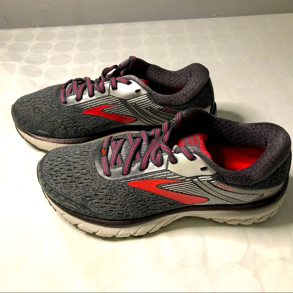 Brooks GTS 18 Gray Pink Womens Running Shoes Sneakers Size 7 Great Shoes!!